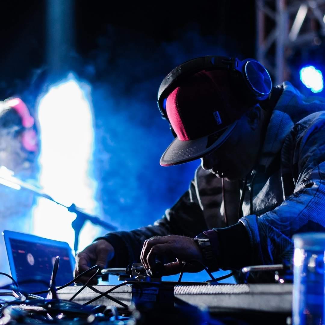 imagen dj galeria